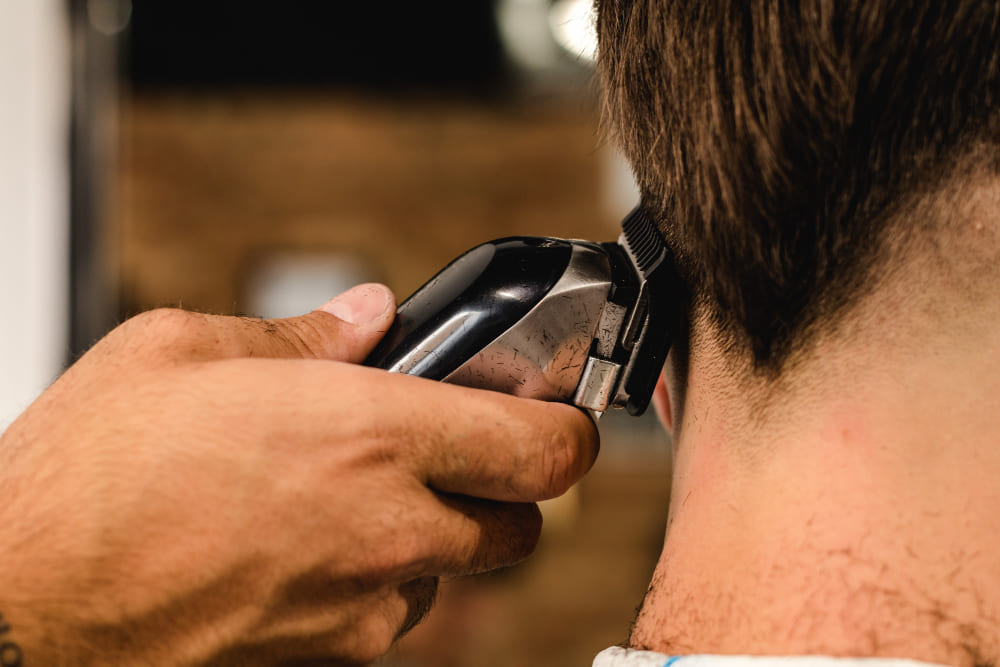 peluqueria barata para corte de pelo hombre en Moyua